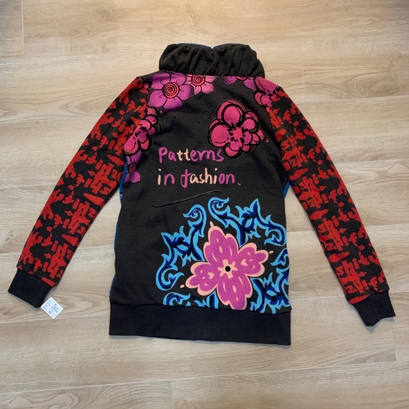 Adore sweater - Picture 2 of 2